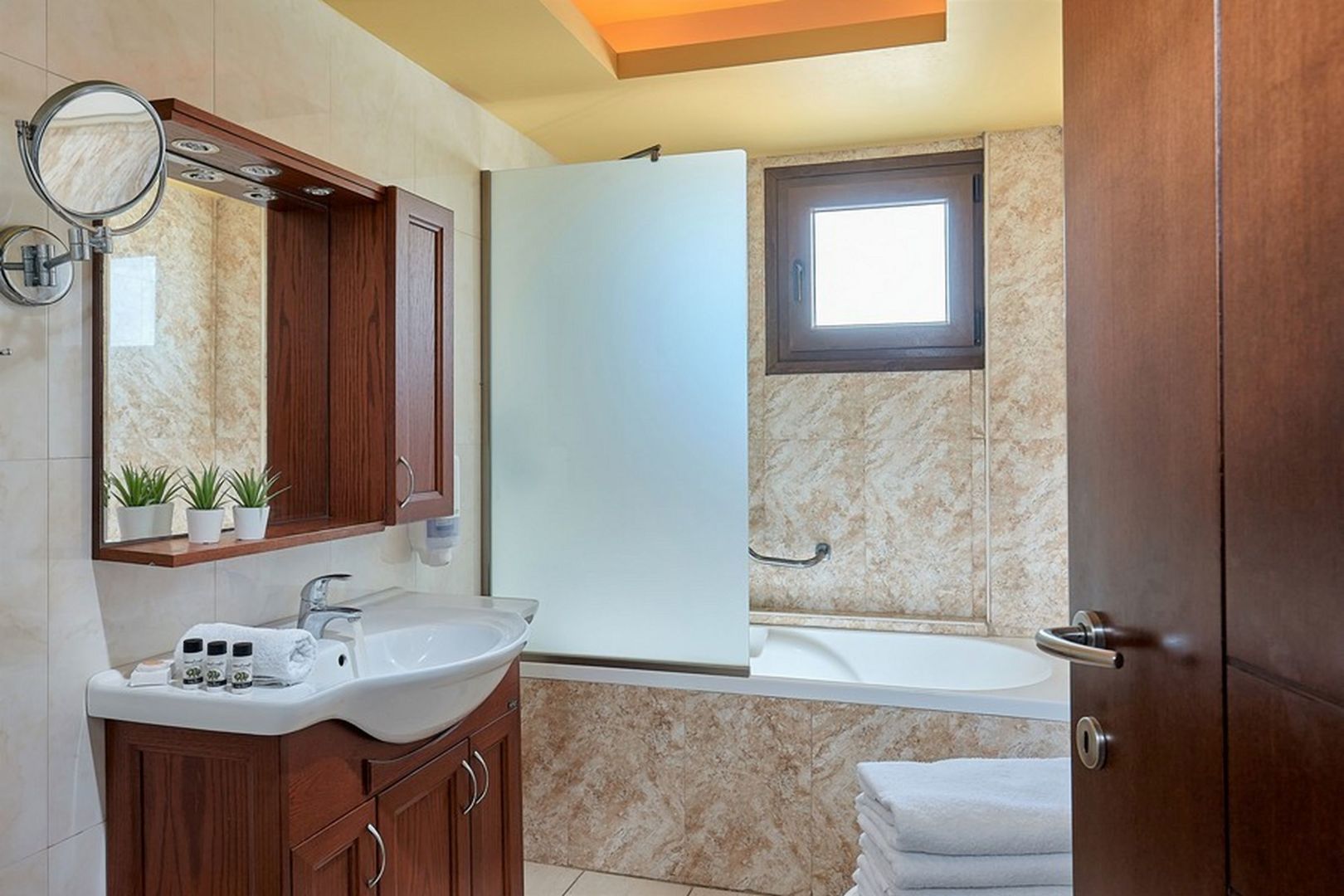 St. Constantin Hotel image 2