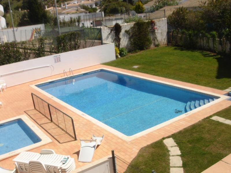 Oasis Beach Apartments image 2