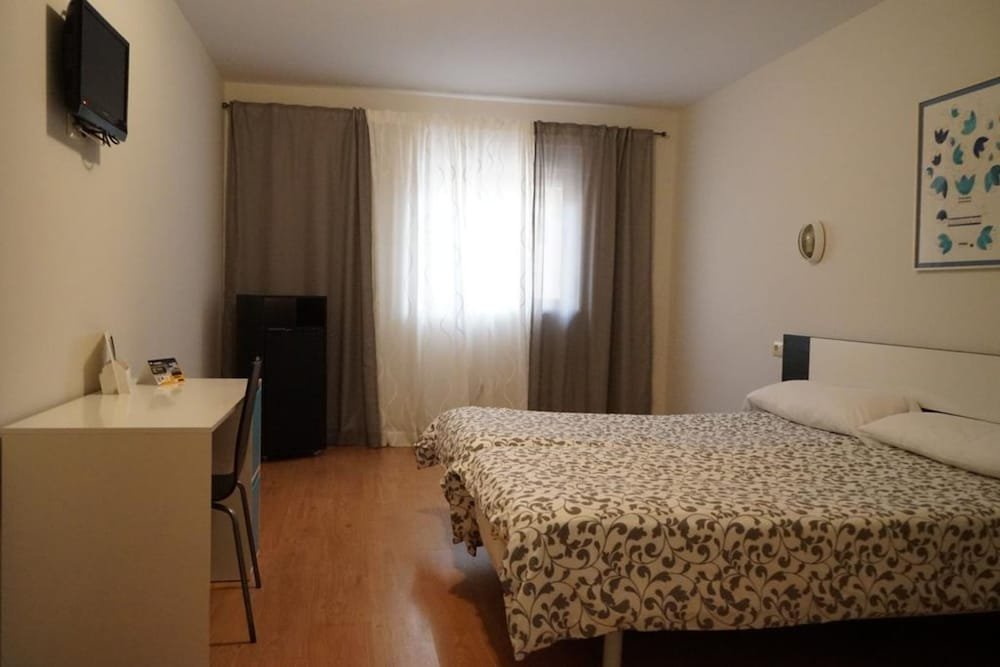 AHC Hoteles Low Cost Cáceres foto 10