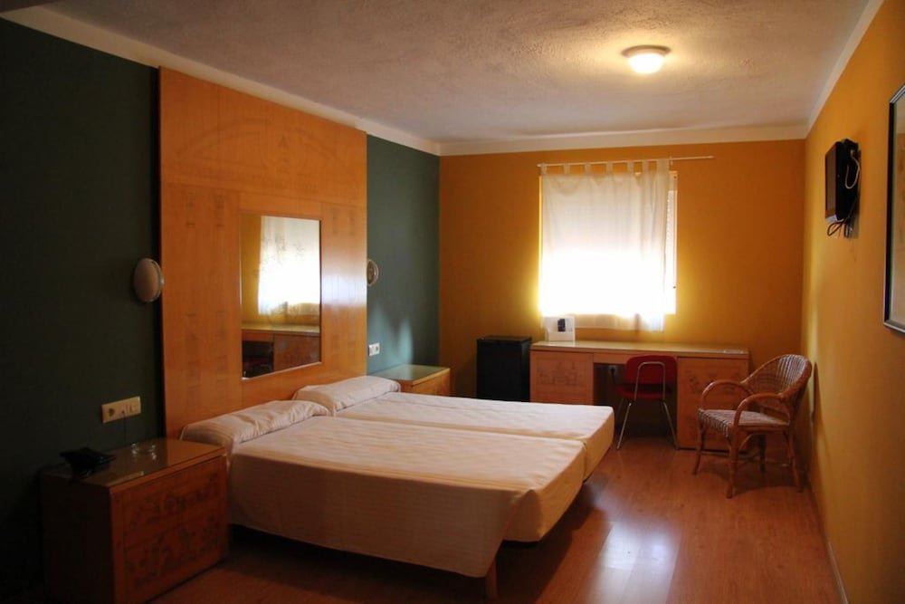 AHC Hoteles Low Cost Cáceres foto 12