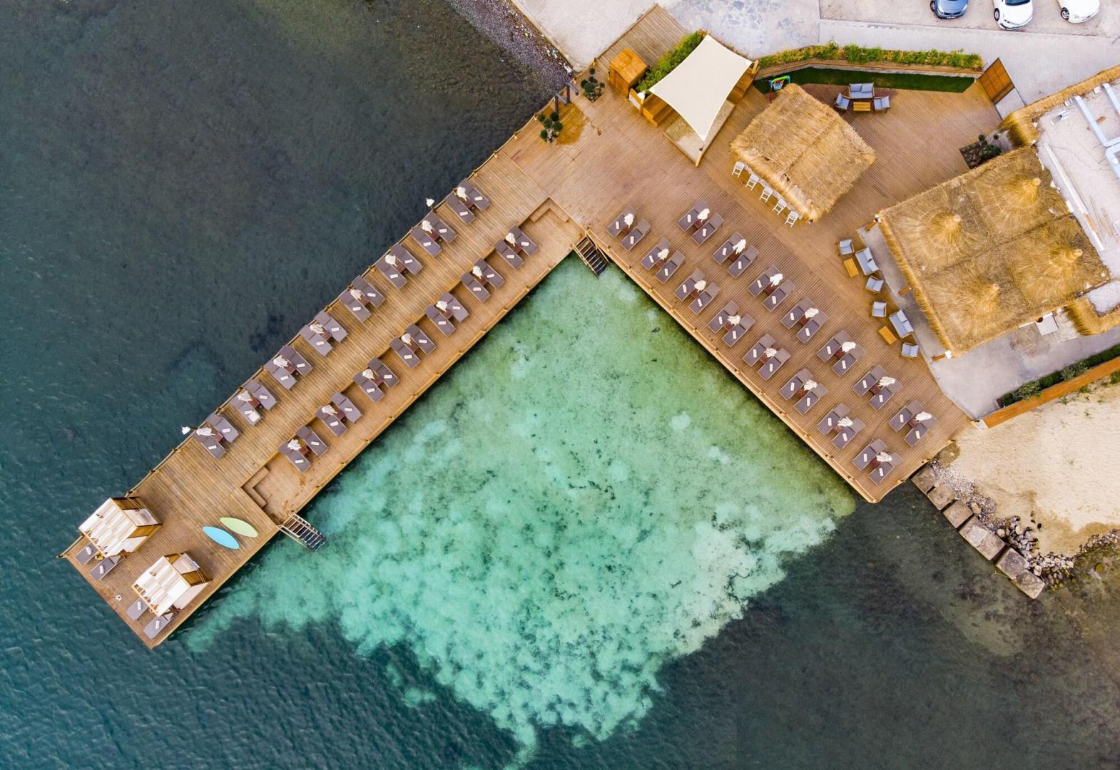 Infinity-zwembad met zeezicht — Hotel Vita Bella Resort & Spa