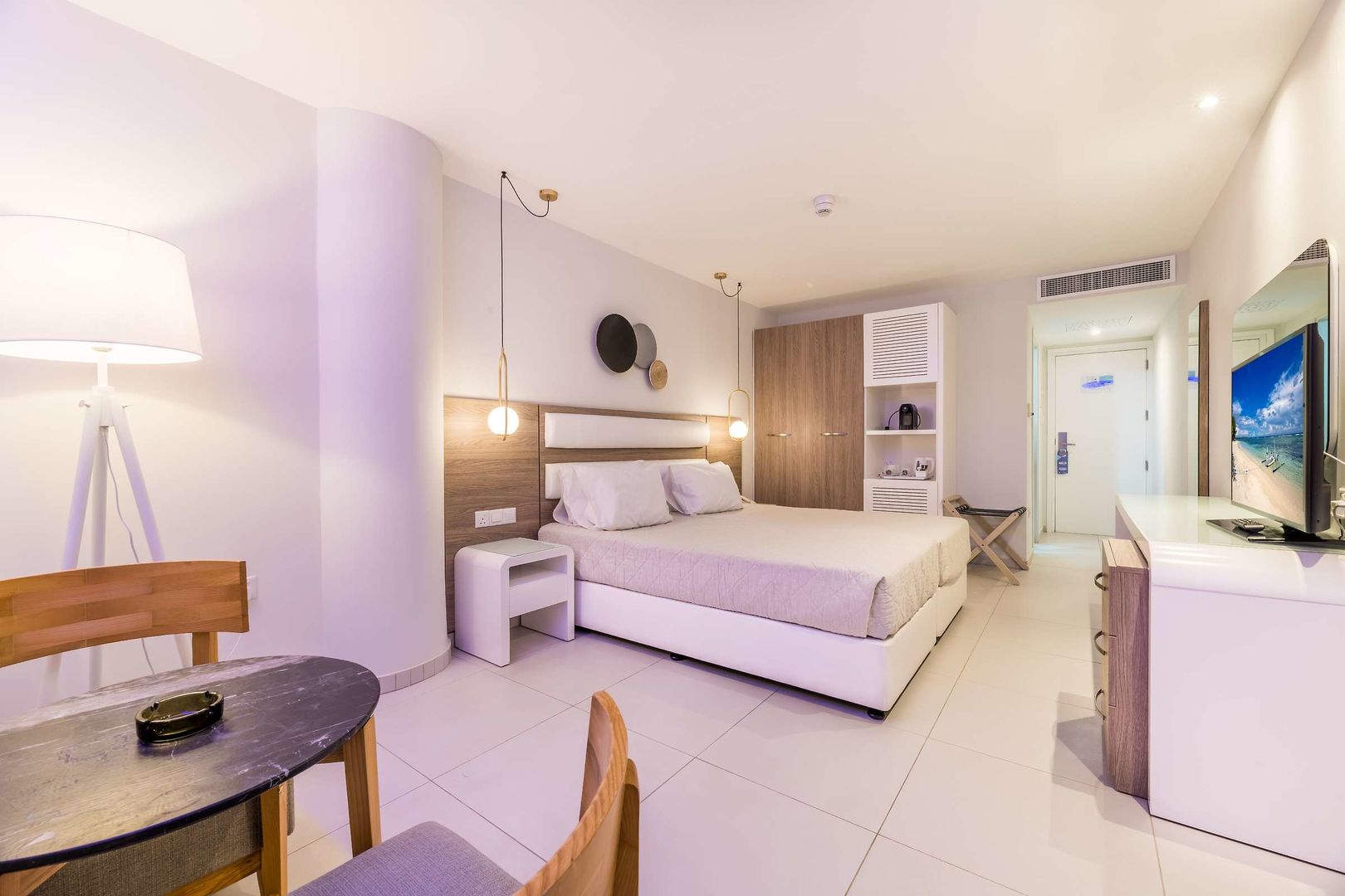 Tasia Maris Sands Hotel image 1