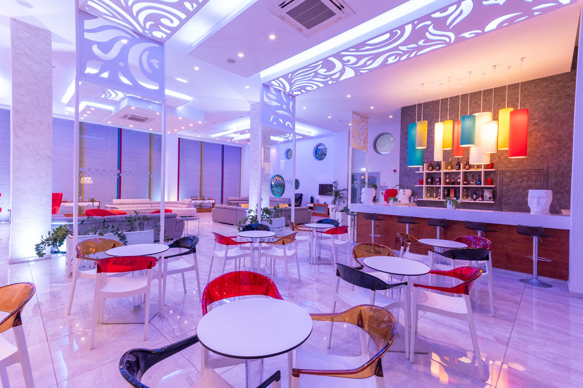 Nicholas Color Hotel image 3