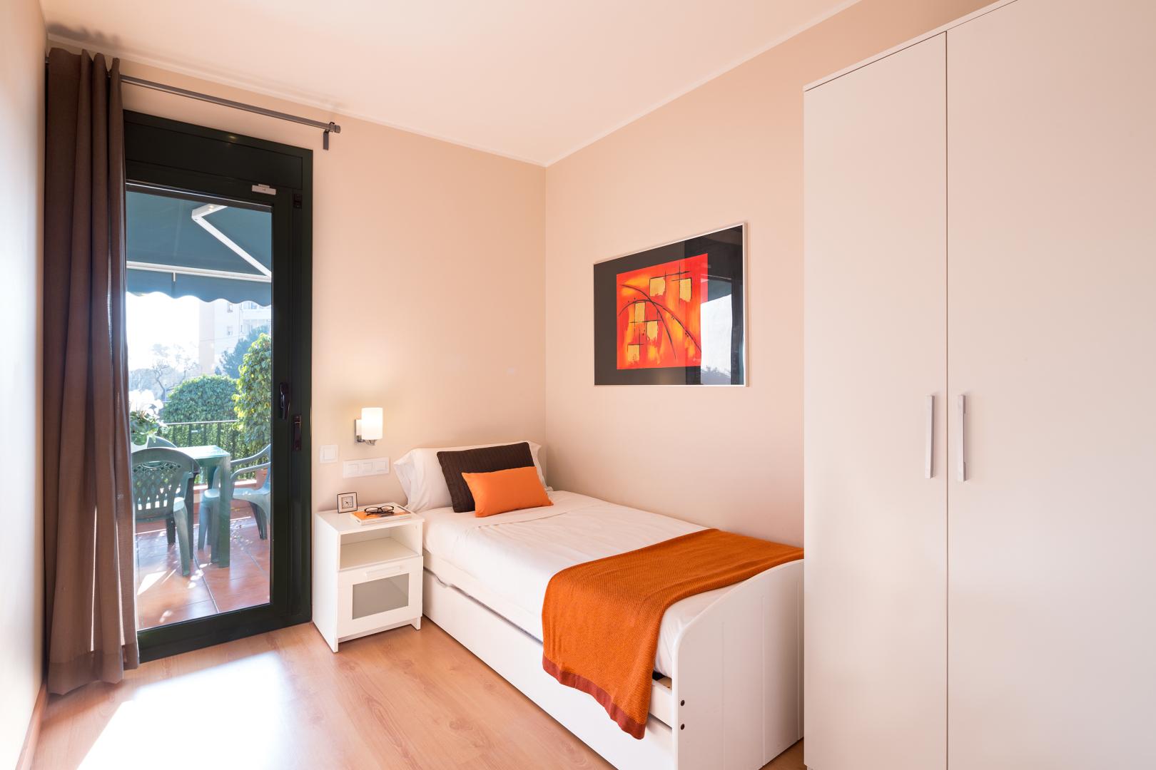 Lugaris Rambla image 3