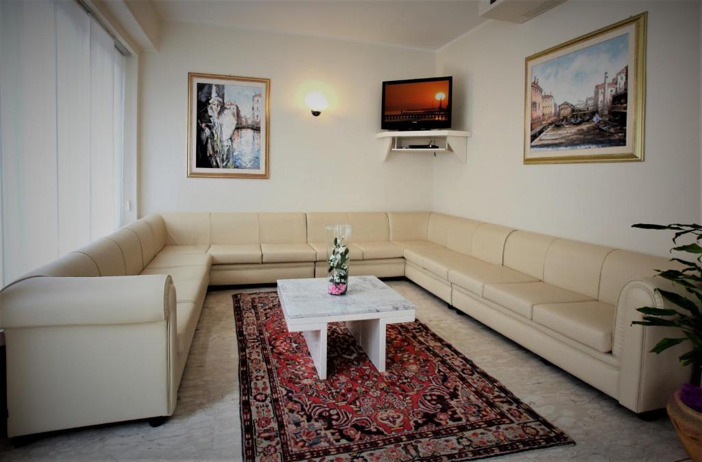 Hotel Torino image 3