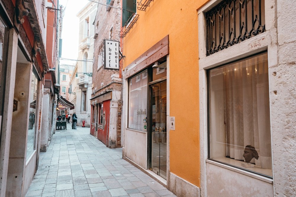 Hotel Tivoli image 0