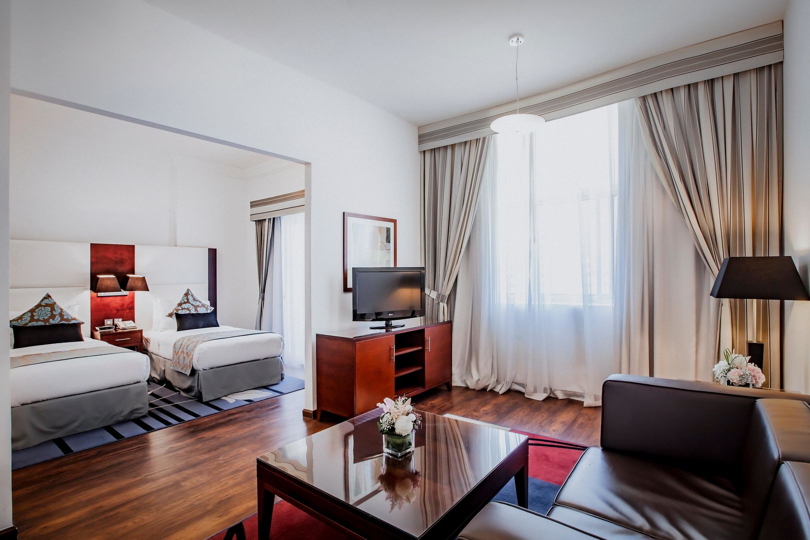 Golden Sands Hotel & Residences image 1