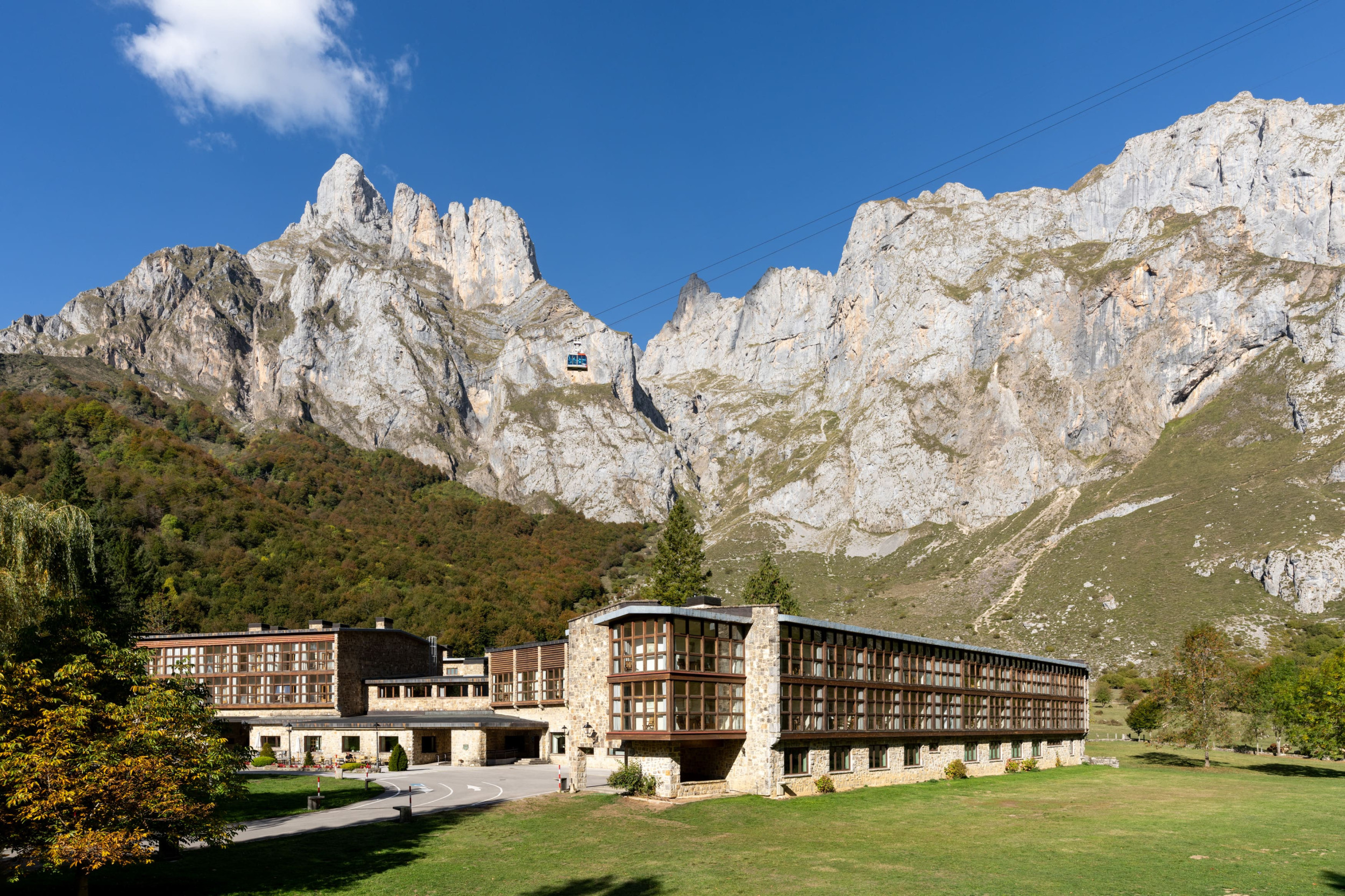 Parador de Fuente Dé image 0