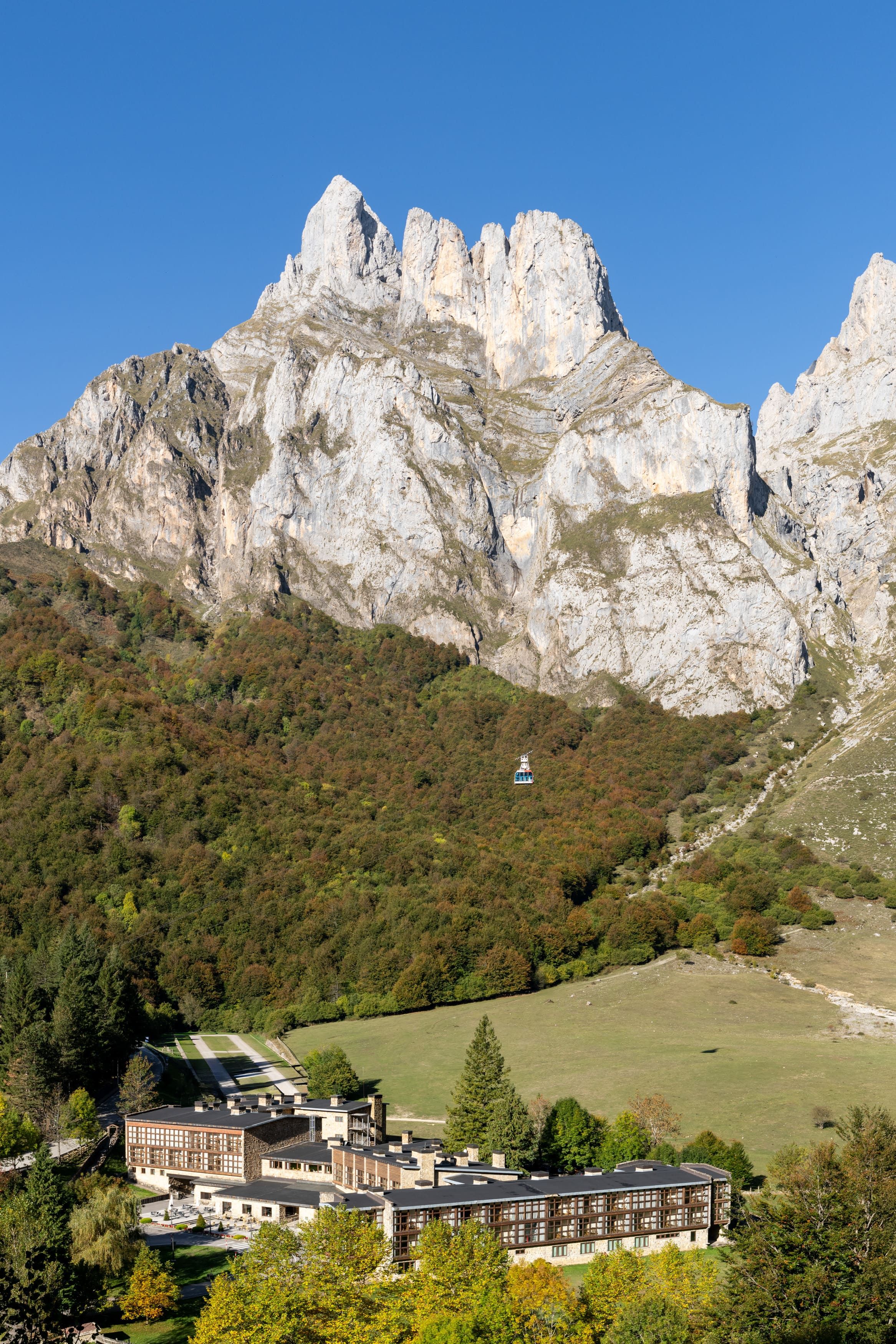 Parador de Fuente Dé image 1