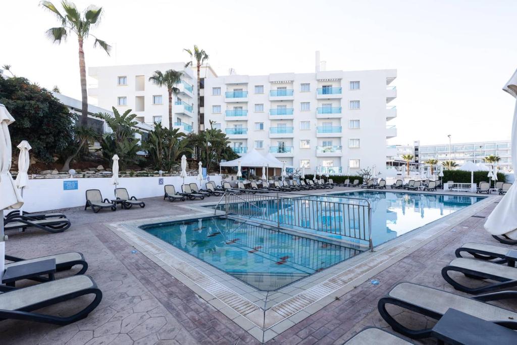 Vrissaki Hotel Apartments image 0
