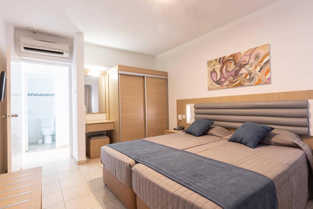 Vrissaki Hotel Apartments image 1