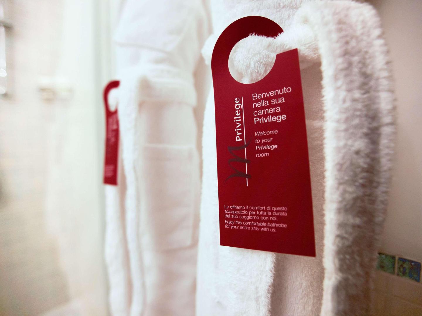 Suite met zithoek — Mercure Olbia