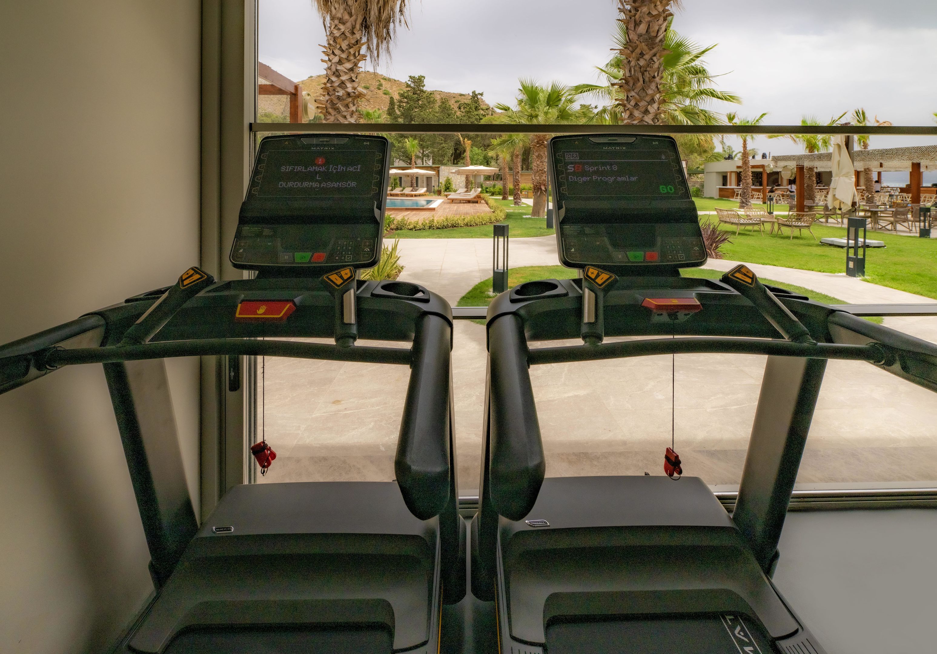 Fitnessruimte met cardio-apparaten — Suum Bodrum Hotel & Beach