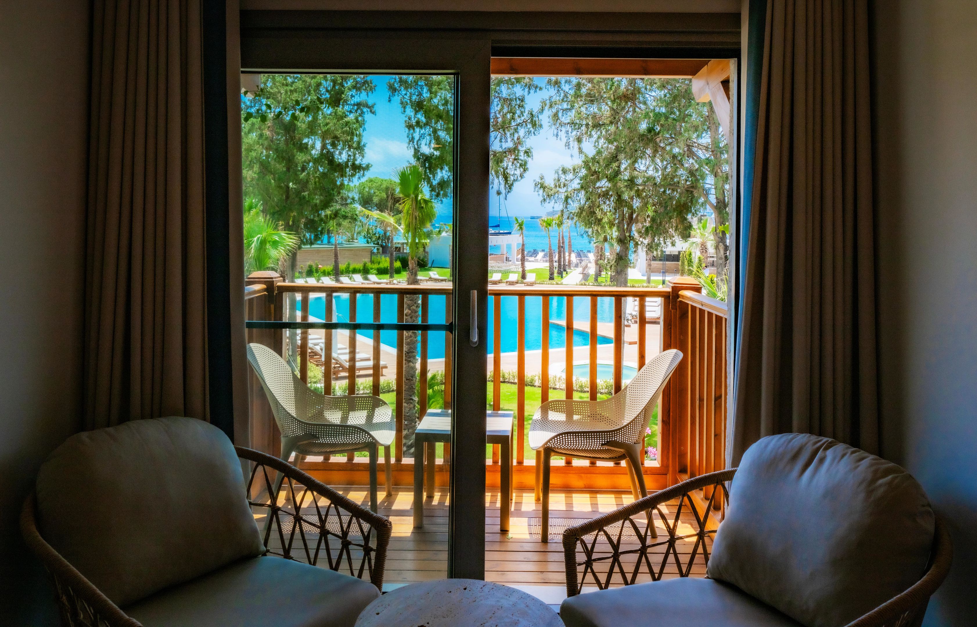 Privéstrand met parasols — Suum Bodrum Hotel & Beach