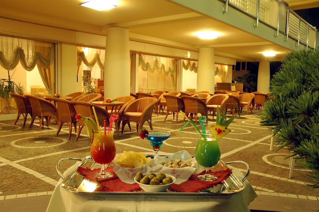 Hotel Universal image 3