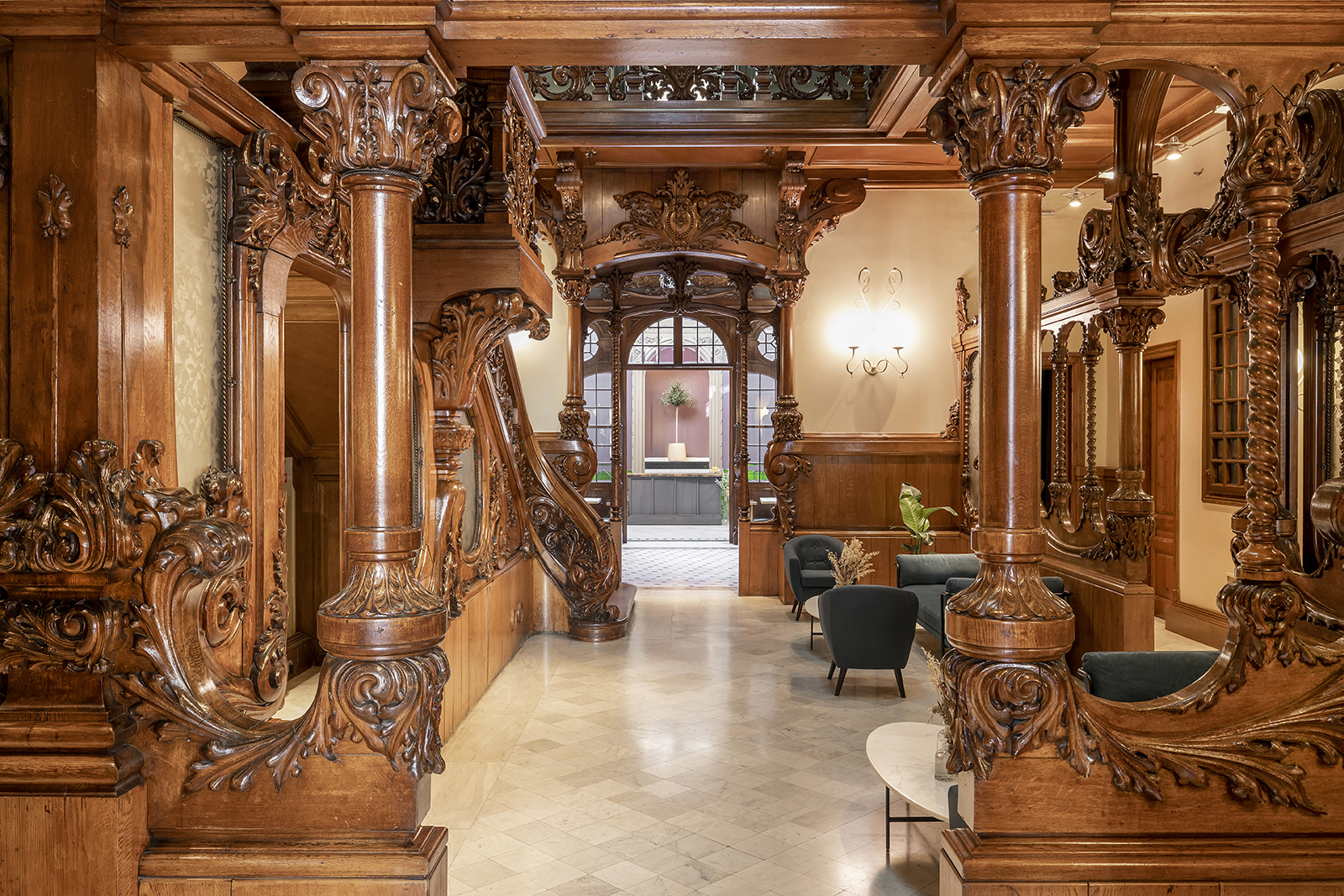 El Palauet Royal Suites image 3