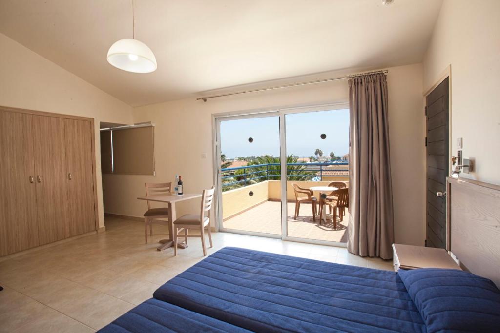 The Makronisos Holiday Village foto 21