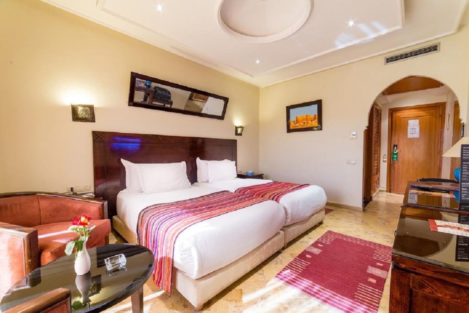 Les Trois Palmiers image 1