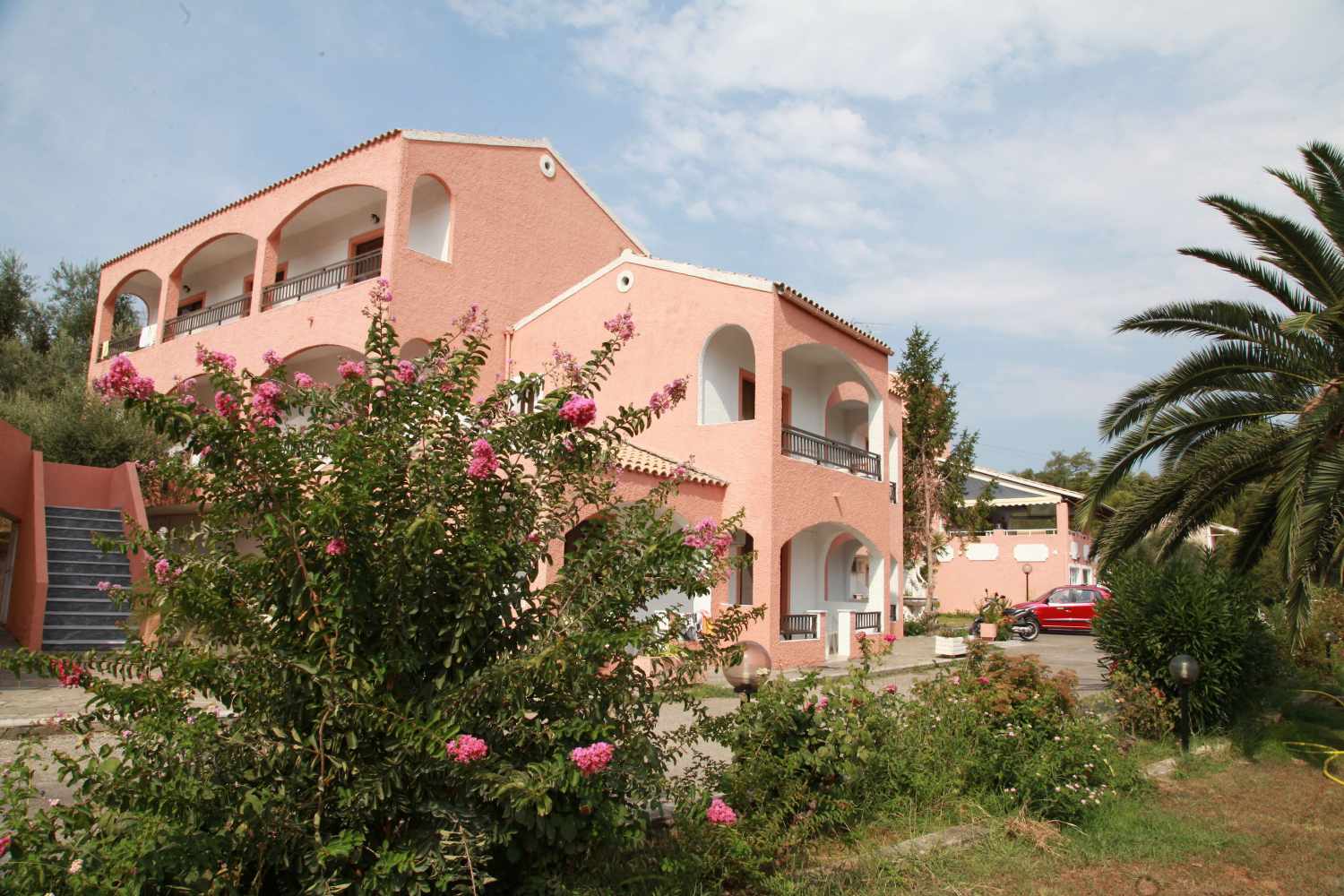 Victoria Hill Hotel.