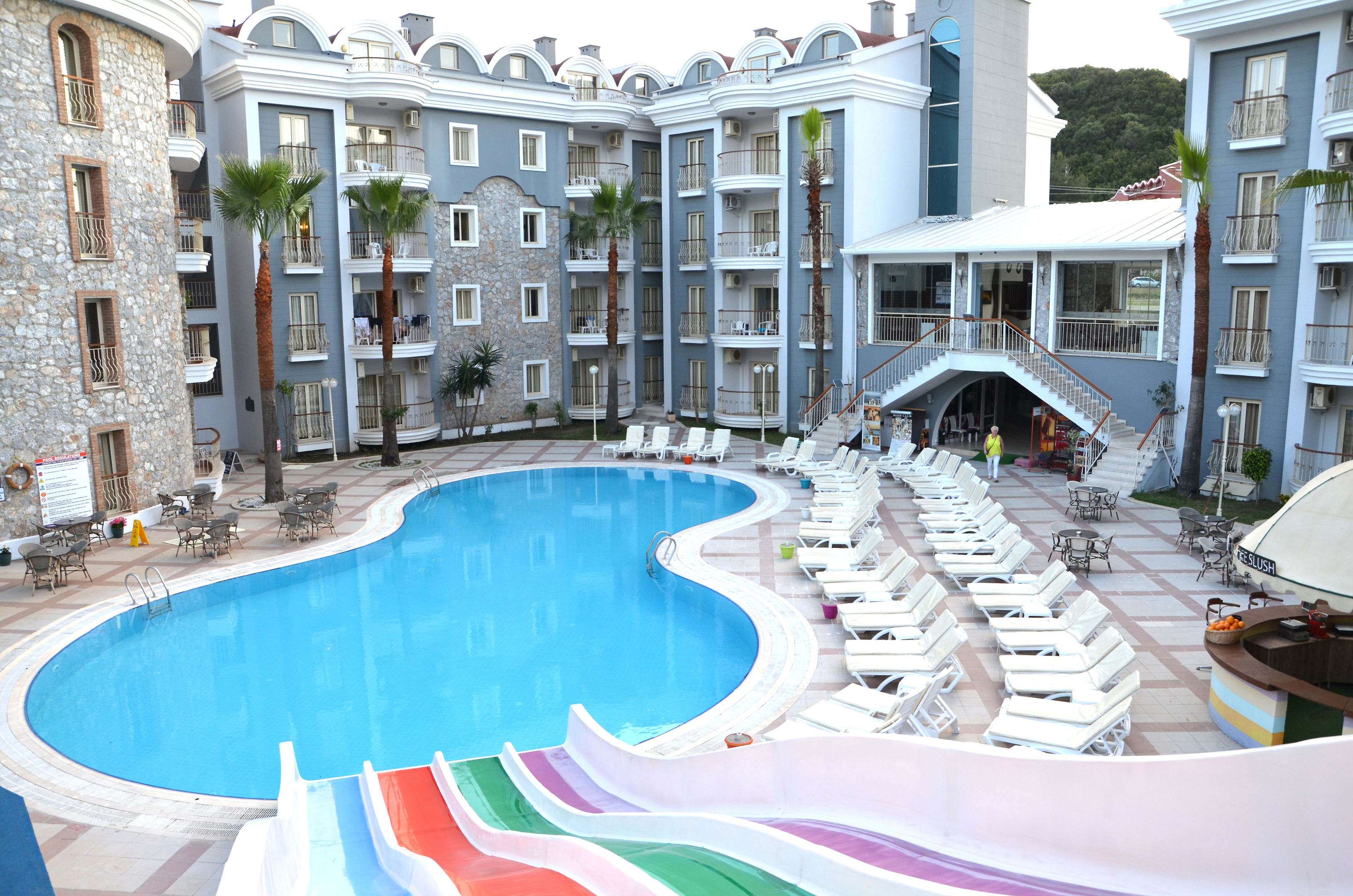 Alenz Hotel Apartments image 2