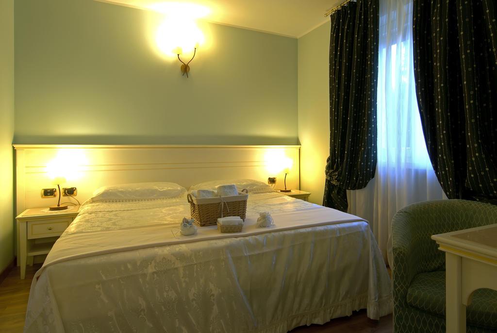 Hotel Riva del Garda Albergo Villa Nicolli foto 23