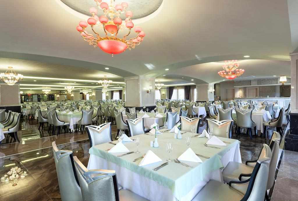 Royal Alhambra Palace image 3