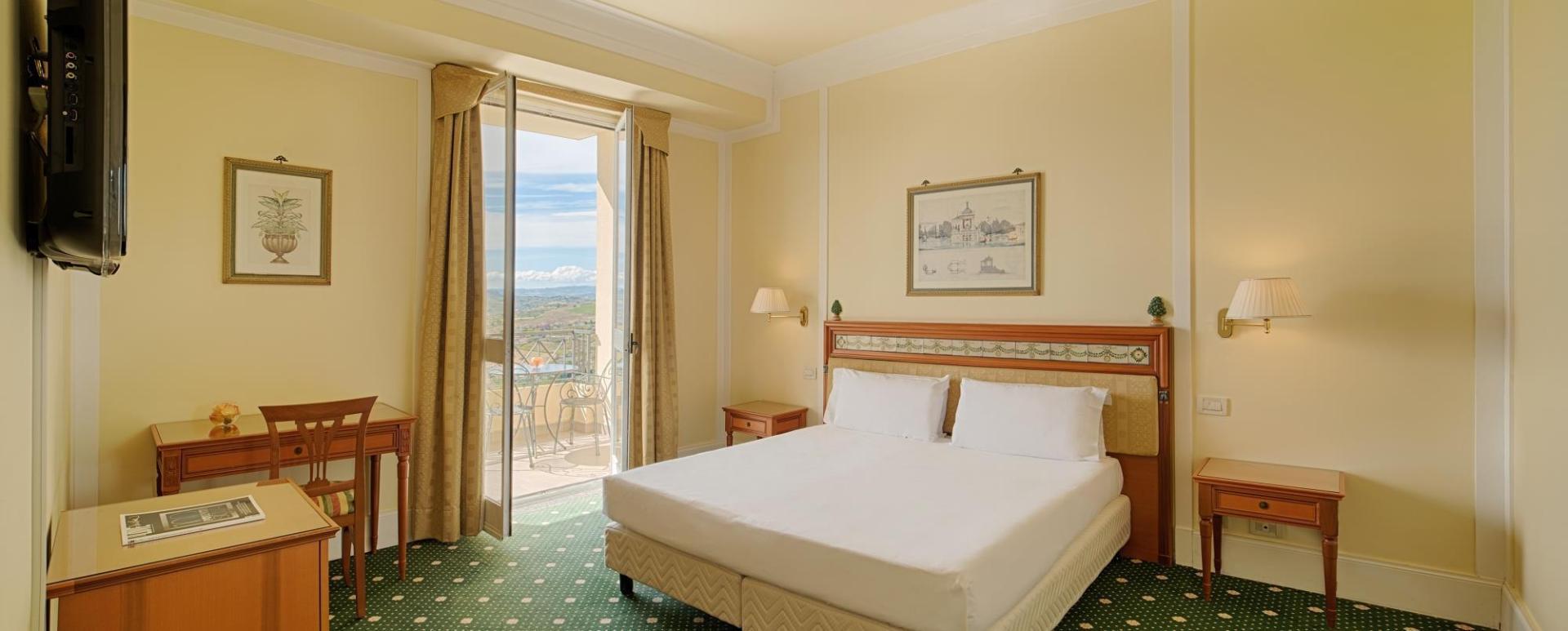 Hotel NH Caltagirone Villa San Mauro foto 18
