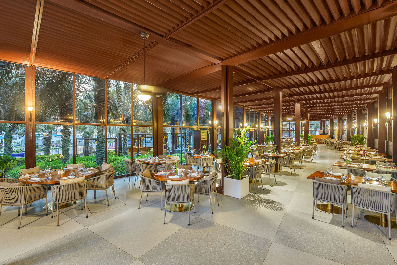 Rixos The Palm Hotel & Suites image 2