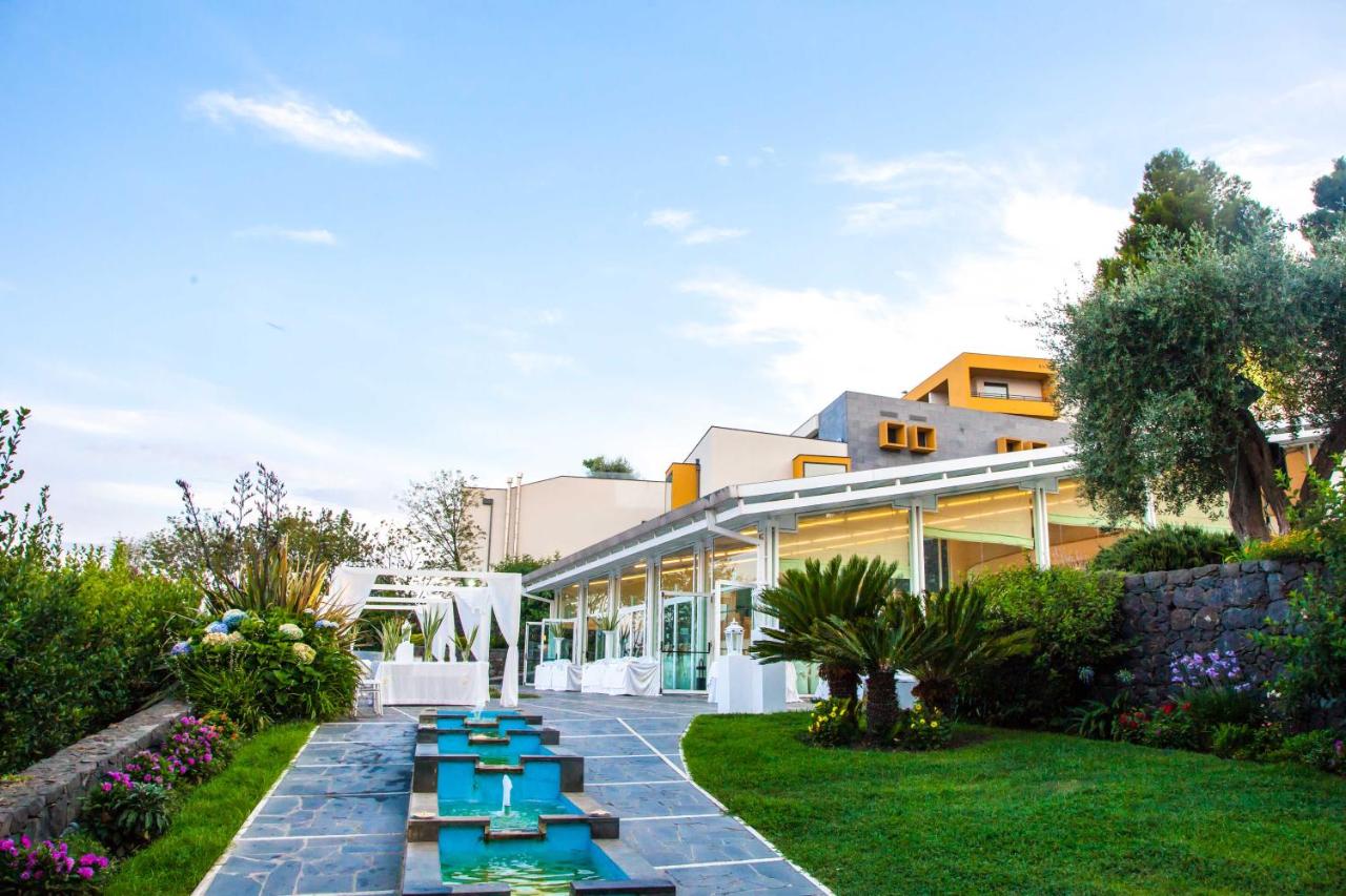 Esperia Palace.