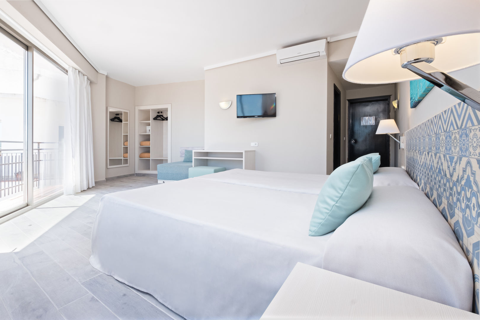 azuLine Hotel Llevant foto 26