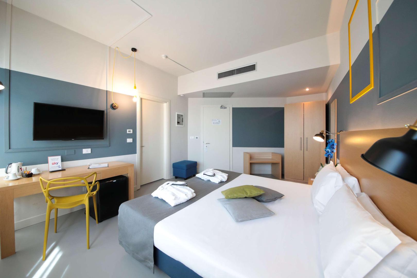 B&B HOTEL Mantova Cristallo image 1