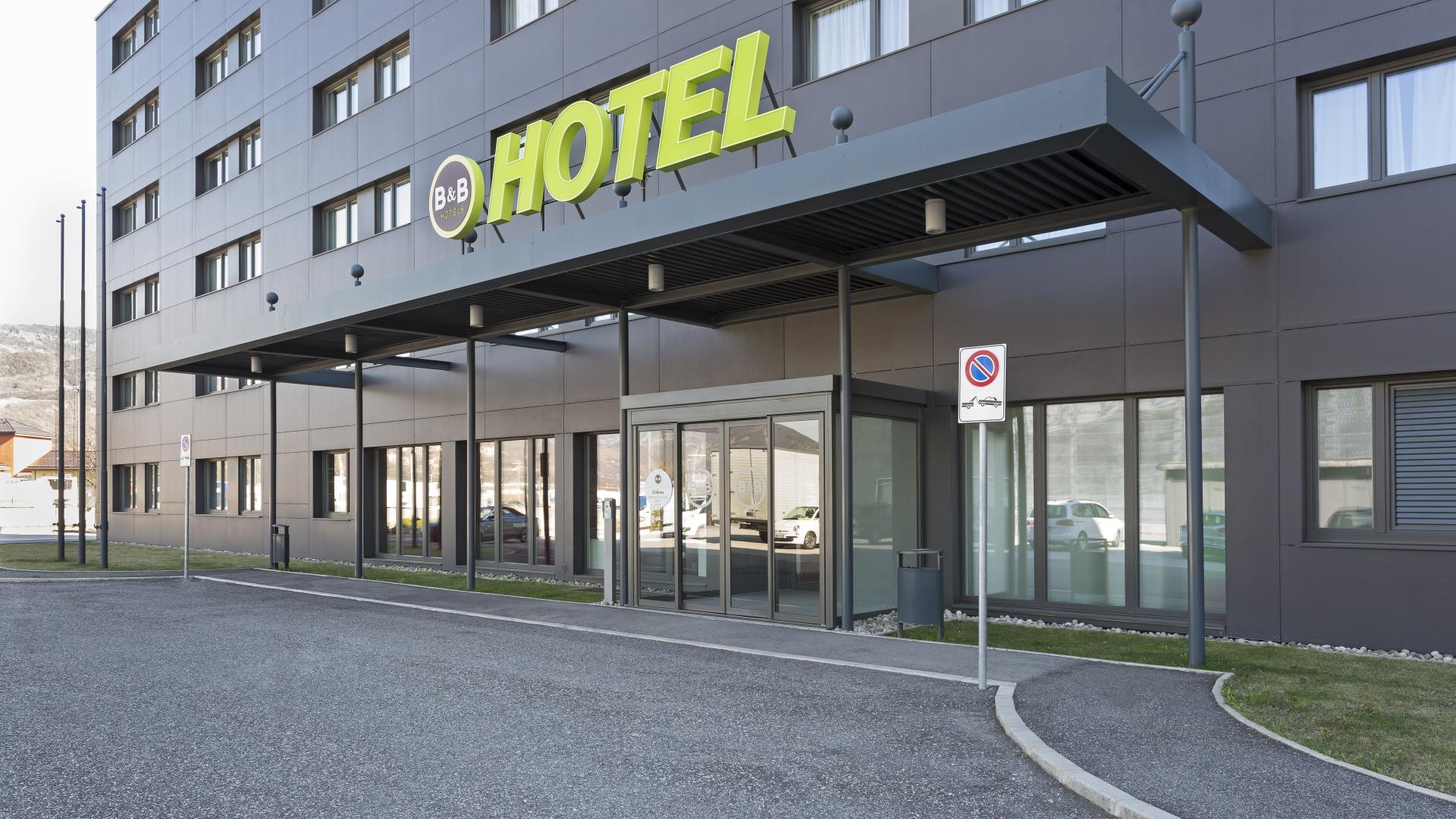 B&B HOTEL Trento image 0