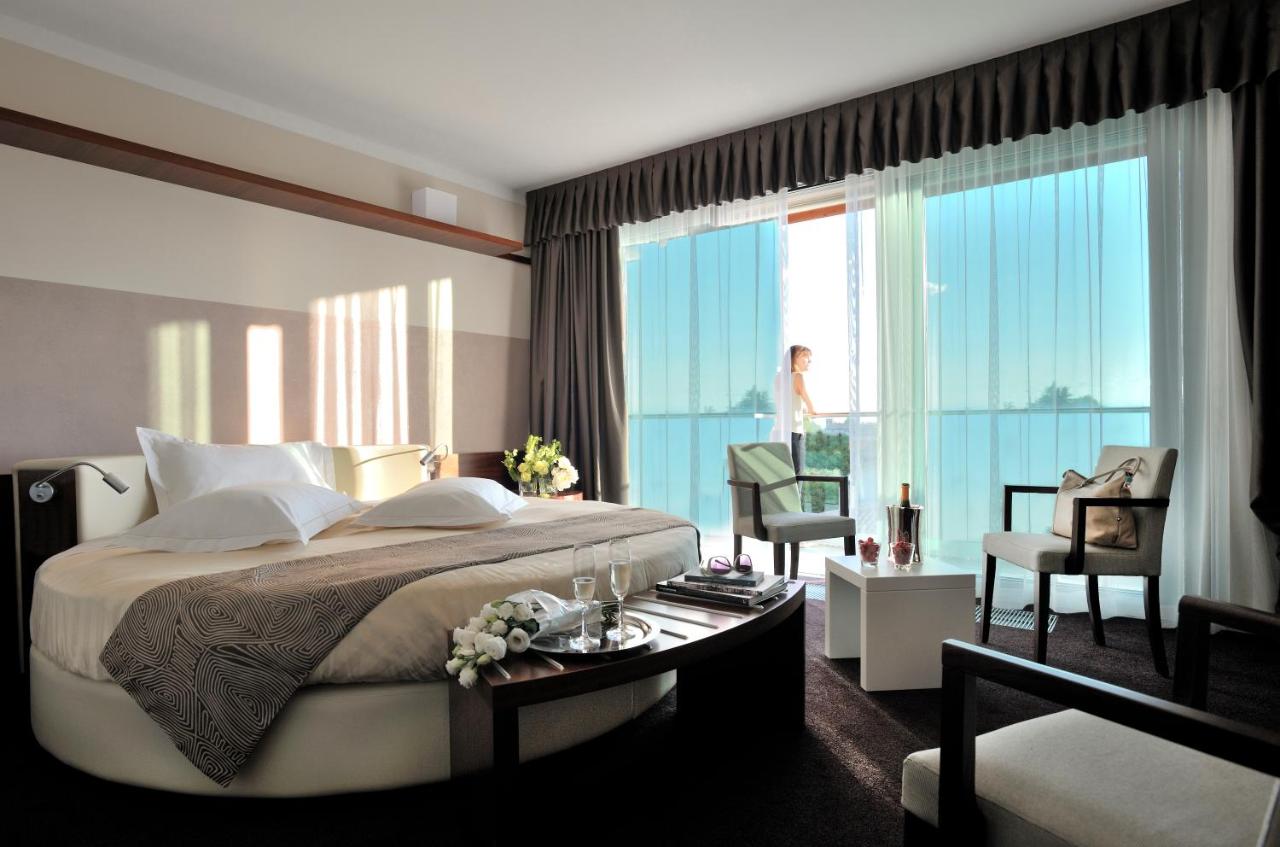 Aqualux Hotel Spa Suite & Terme Bardolino in Bardolino - foto 2