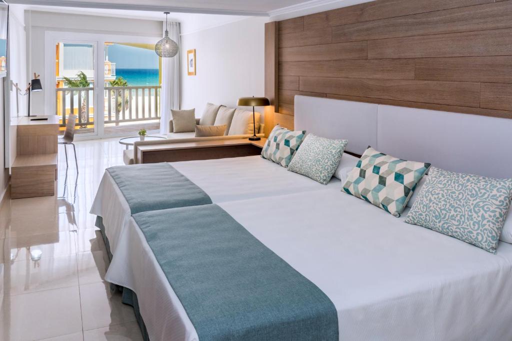 Hotel Mediterráneo Bay image 1