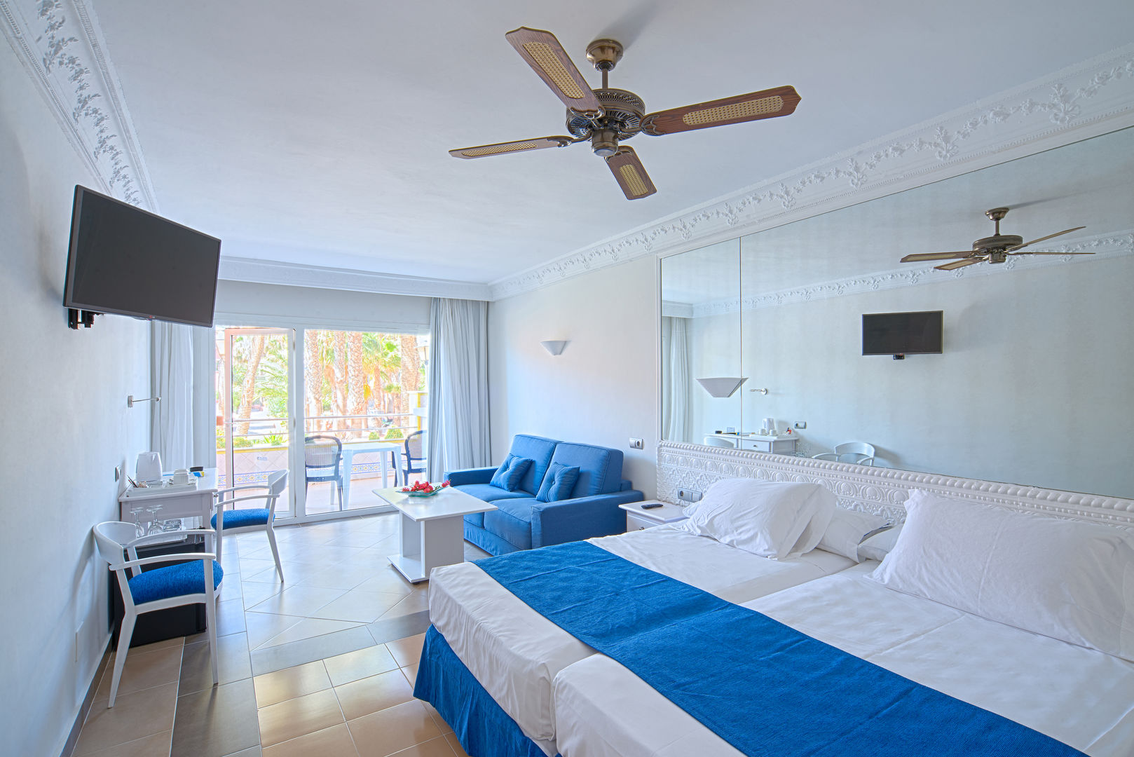 Playacapricho Hotel image 1