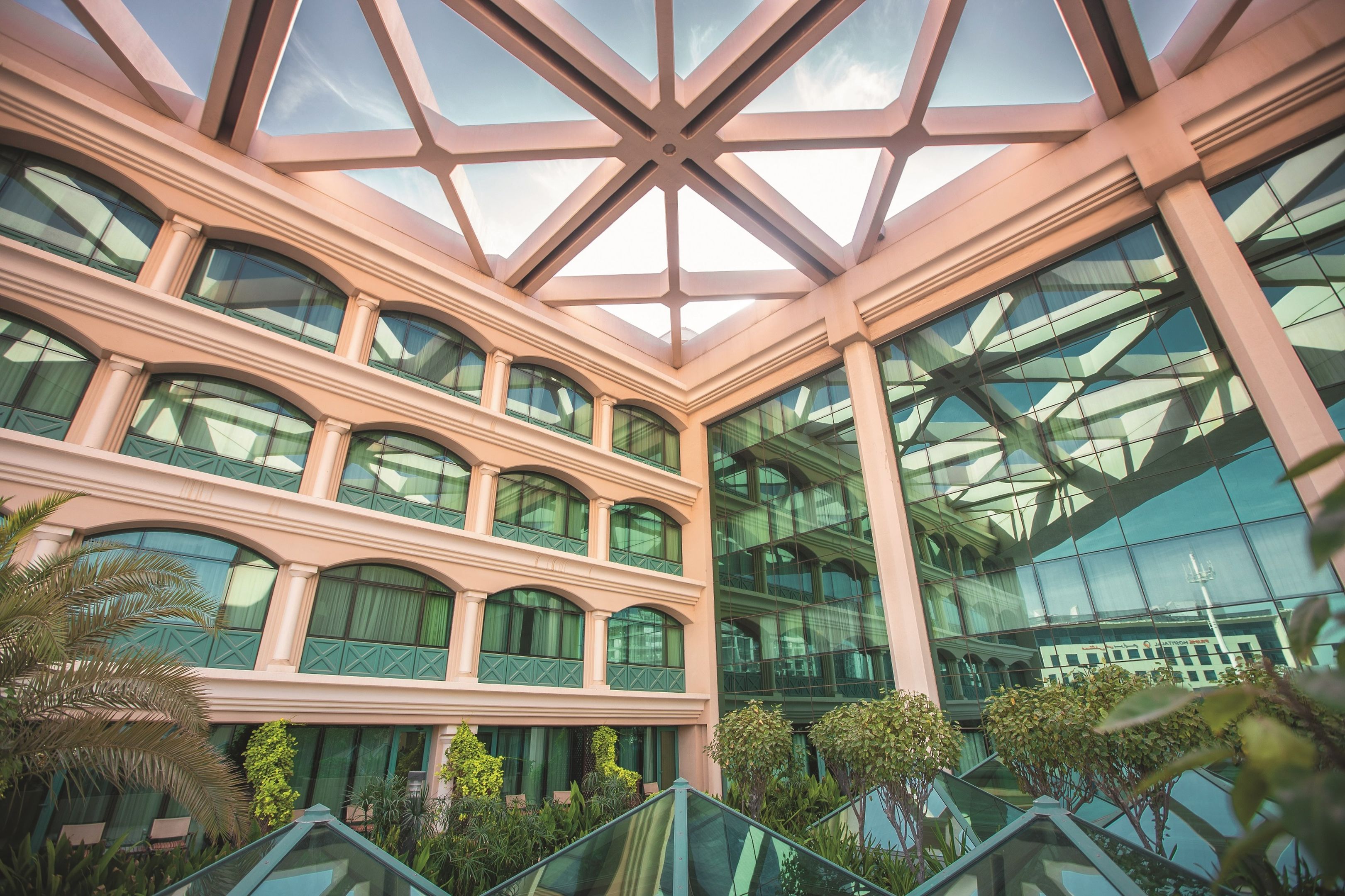 Mövenpick Dubai Grand Al Bustan foto 19