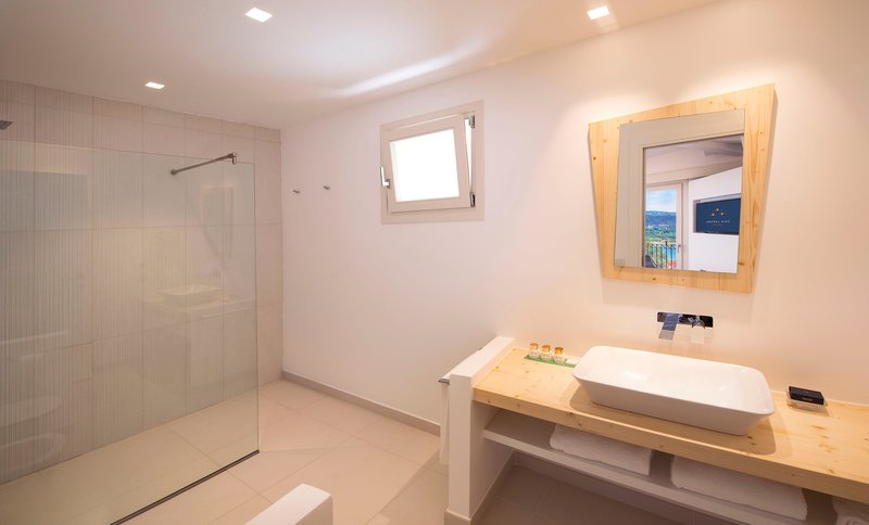 Baia Di Chia Resort Sardinia, Curio Collection by Hilton foto 22