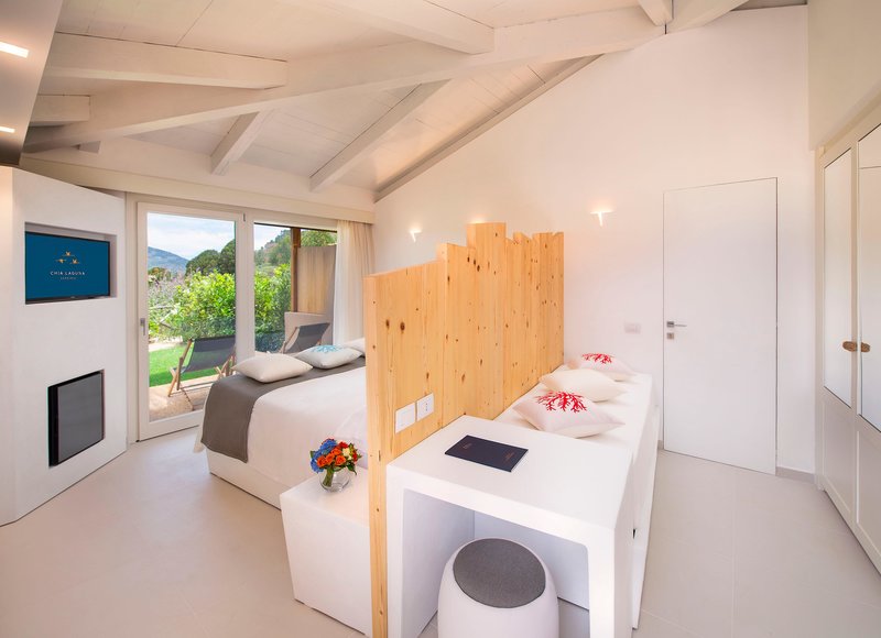 Baia Di Chia Resort Sardinia, Curio Collection by Hilton foto 40