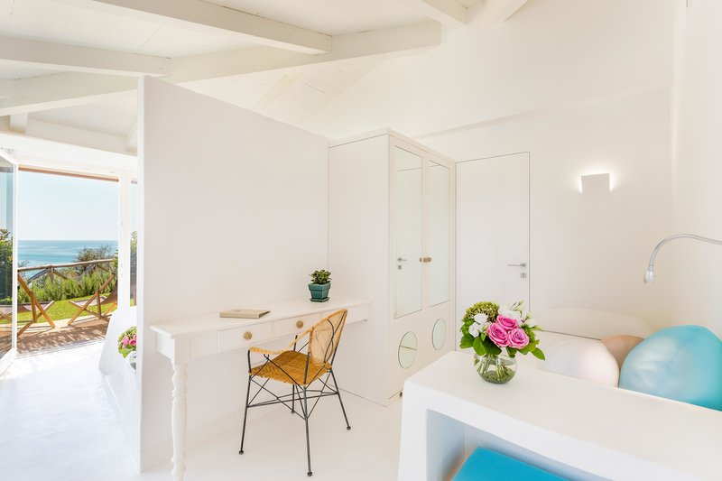 Baia Di Chia Resort Sardinia, Curio Collection by Hilton foto 28