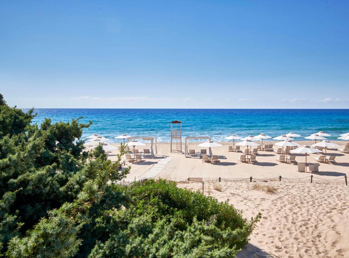 Baia Di Chia Resort Sardinia, Curio Collection by Hilton in Baia Chia - foto 5