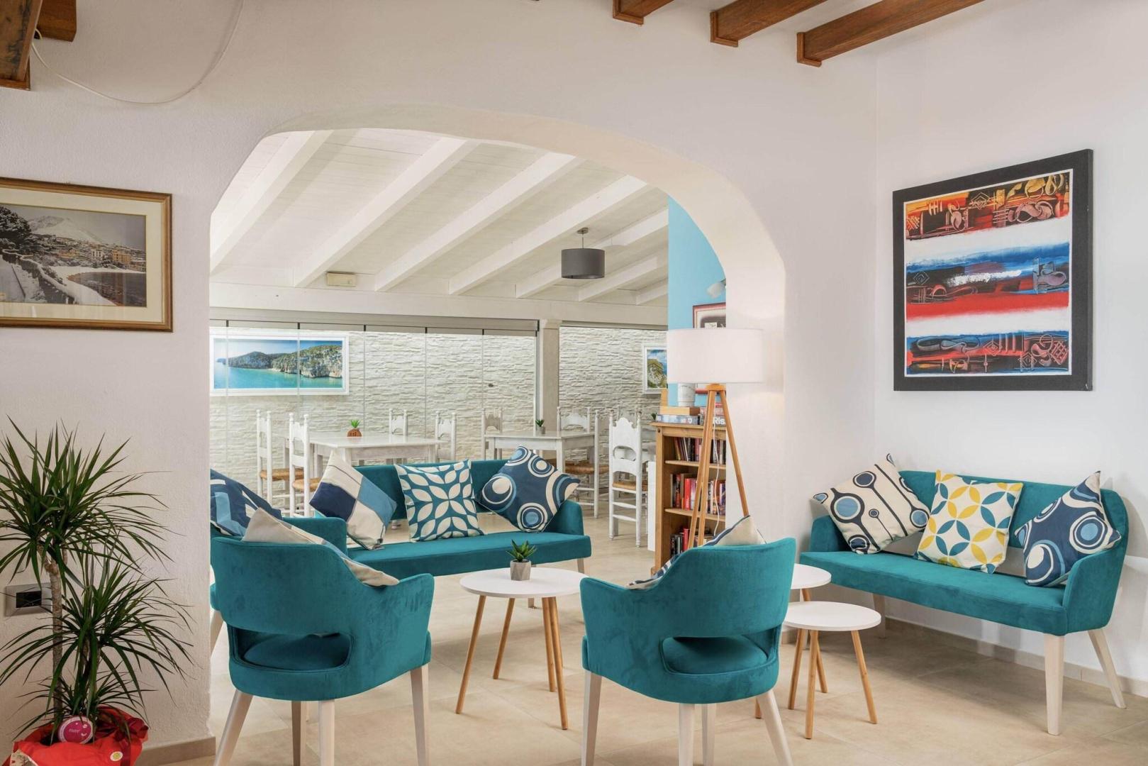 Restaurant met gedekte tafels — La Conchiglia
