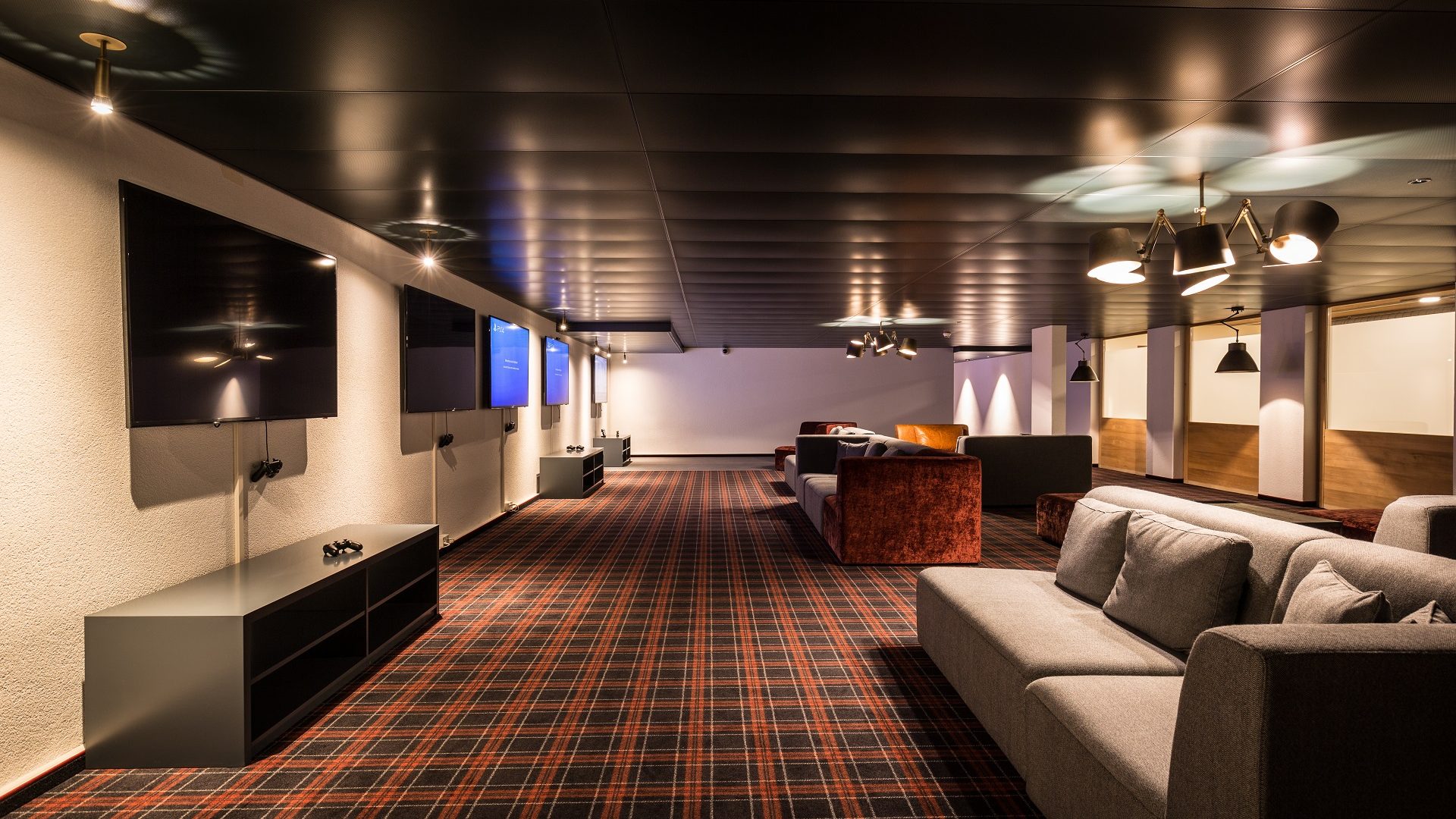 HUUS Hotel Gstaad foto 15