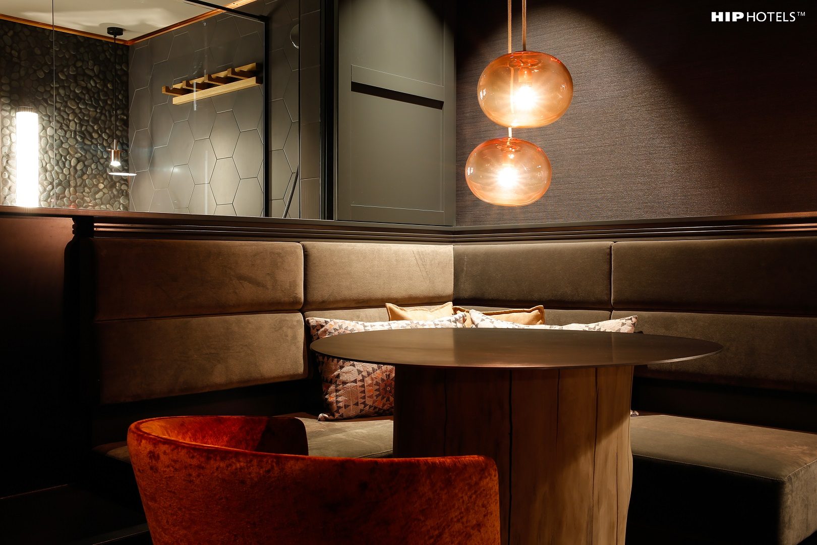 HUUS Hotel Gstaad foto 9