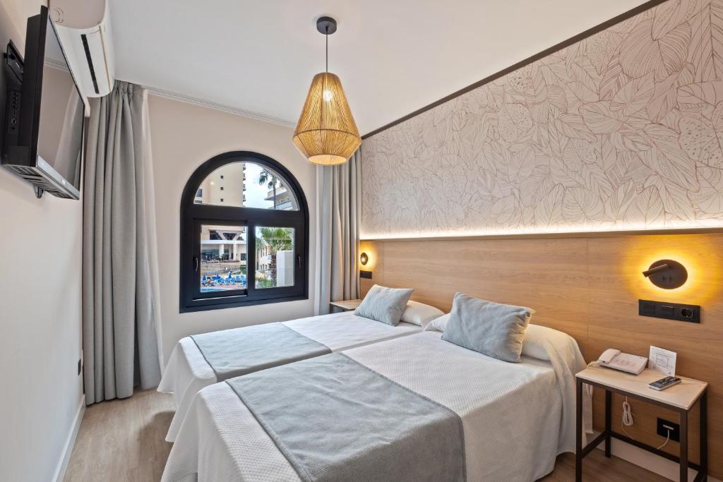 Hotel Puente Real image 1