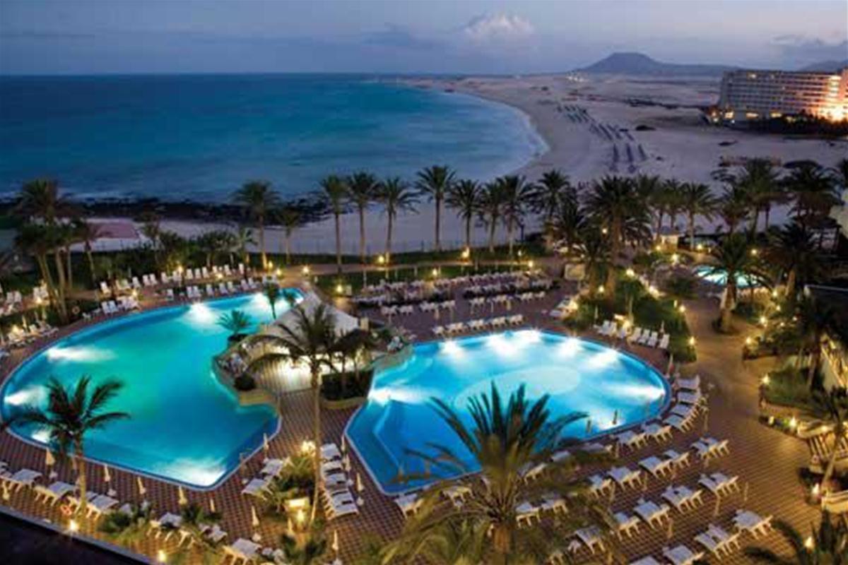 Hotel Riu Oliva Beach Resort.