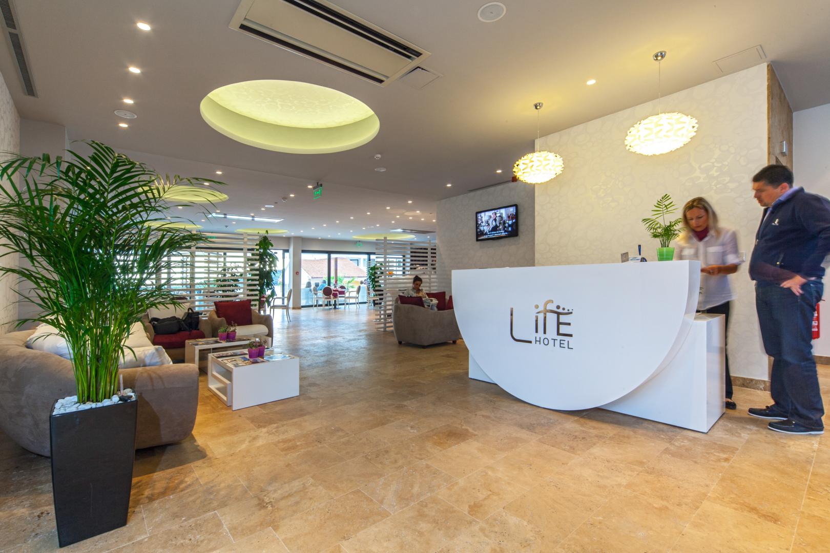 Life foto 16