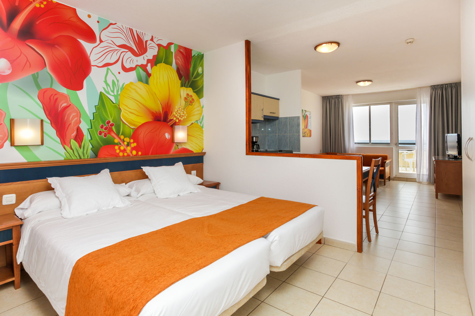 Apartamentos Palm Garden by LIVVO image 1