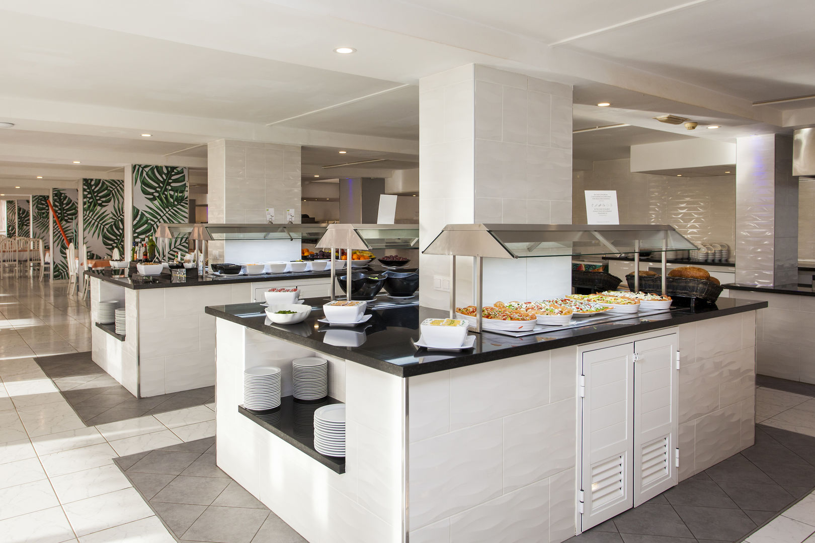 Apartamentos Palm Garden by LIVVO image 3