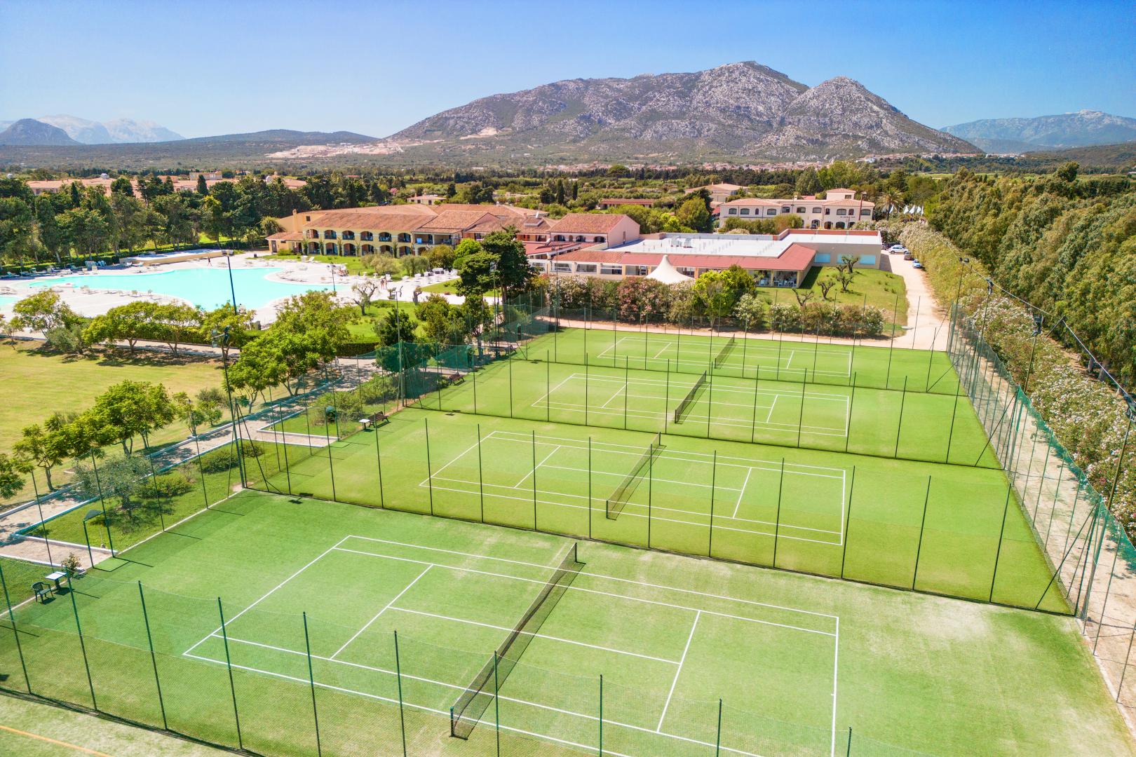 Panoramisch bergzicht — Club Hotel Marina Beach