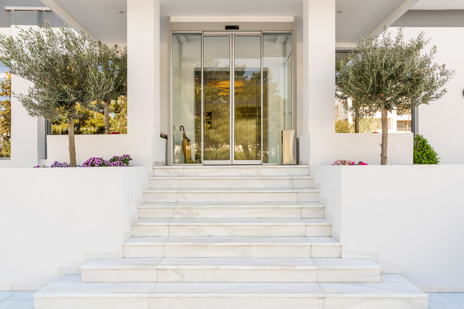Glyfada Riviera Hotel image 1